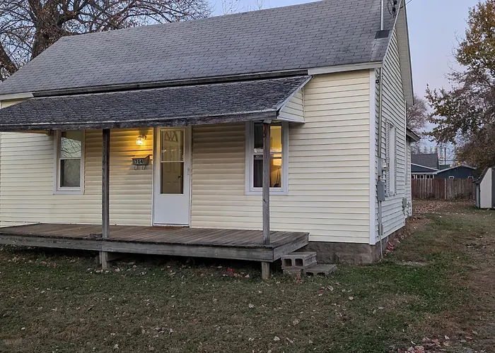 2-bedroom House Close To Marathon Robinson